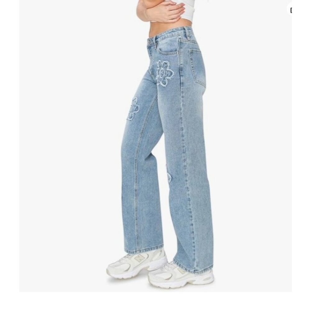 Cali 1850 Floral Appliqué Jeans Womens 11 30 Light Wash Straight Leg Denim NWT - Picture 2 of 7
